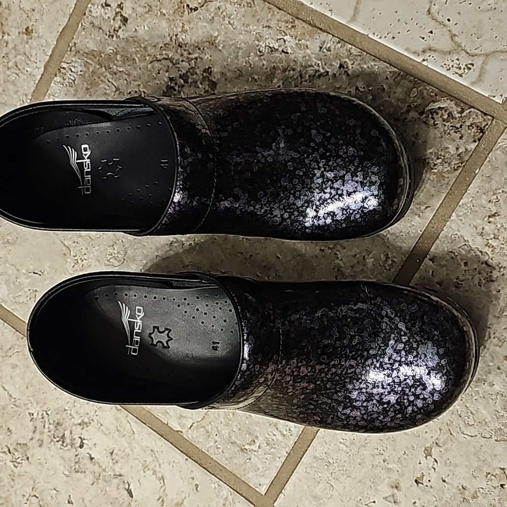 Women's Dansko Sz 41 Green and Purple and Black Shiny Shoes